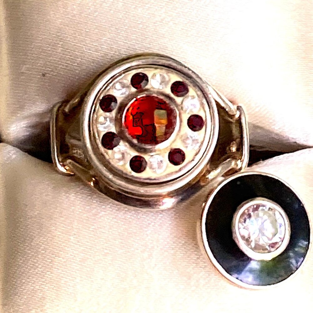 Sterling silver Kameleon ring with a pair of pretty interchangeable jewels